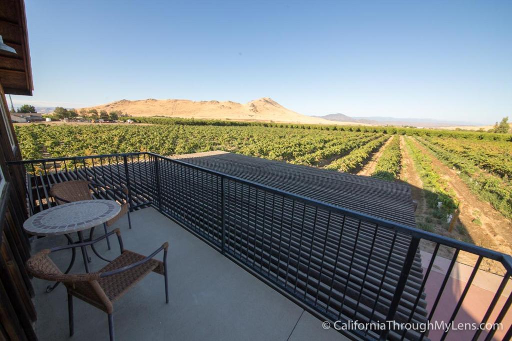 Sequoia View Vineyard Bed & Breakfast Sanger Exterior photo